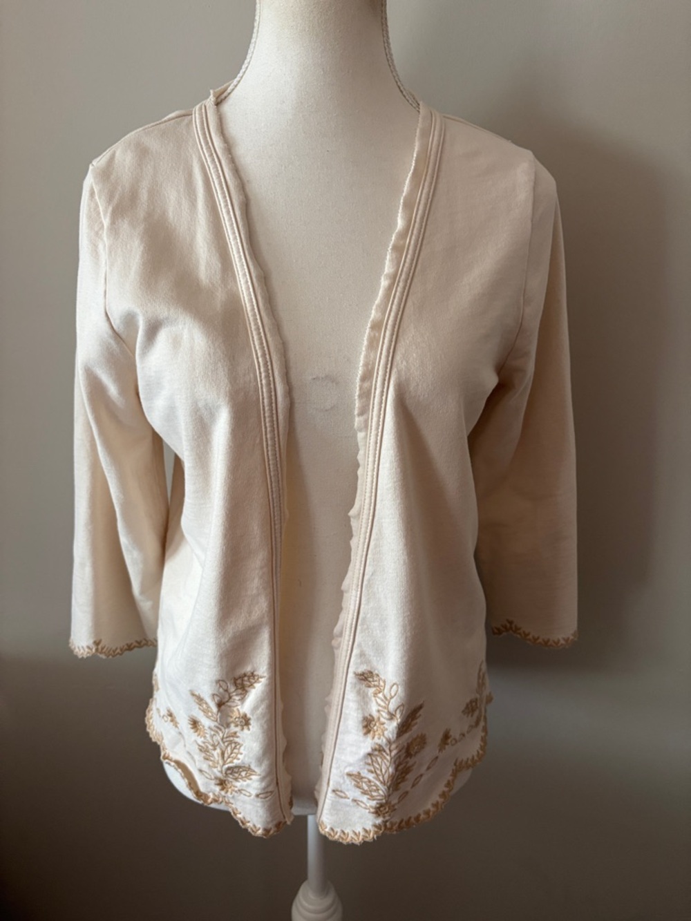 Lucky Brand 100% Cotton Cream Knit Floral Embroidered Scallop Hem Cardigan. Sz M